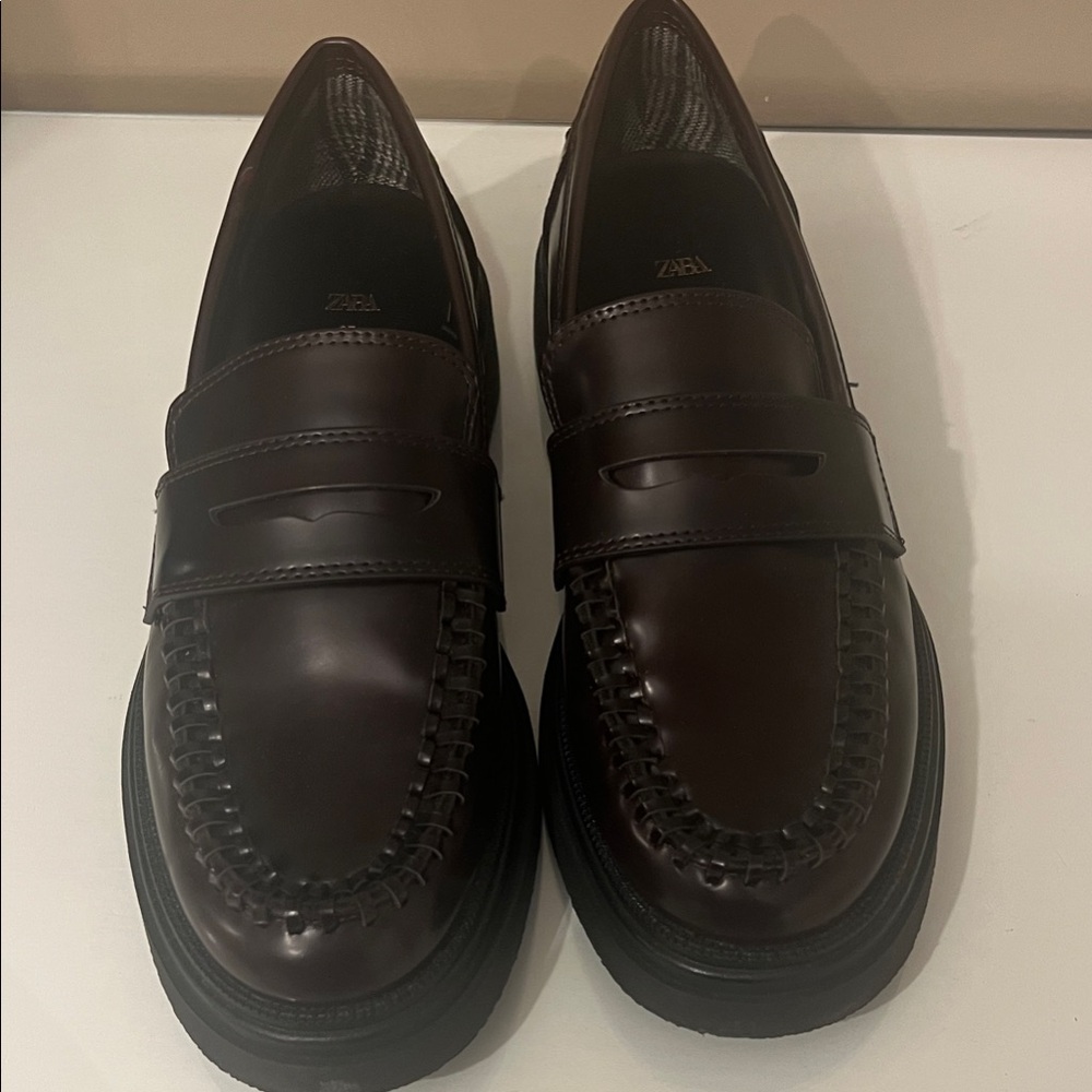 Zara Women’s Dark Brown Leather Loafers